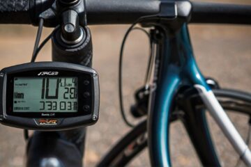 ロードバイクでGPS付きスピードセンサーが必要？つけるなら前輪後輪どっちに付けるのがおすすめ？