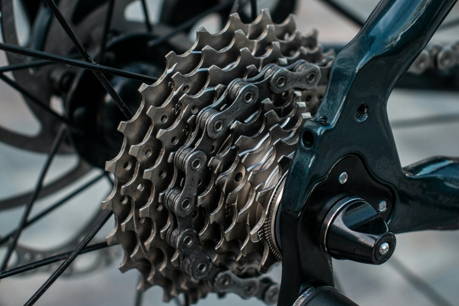 bicycle chain lubrication maintenance