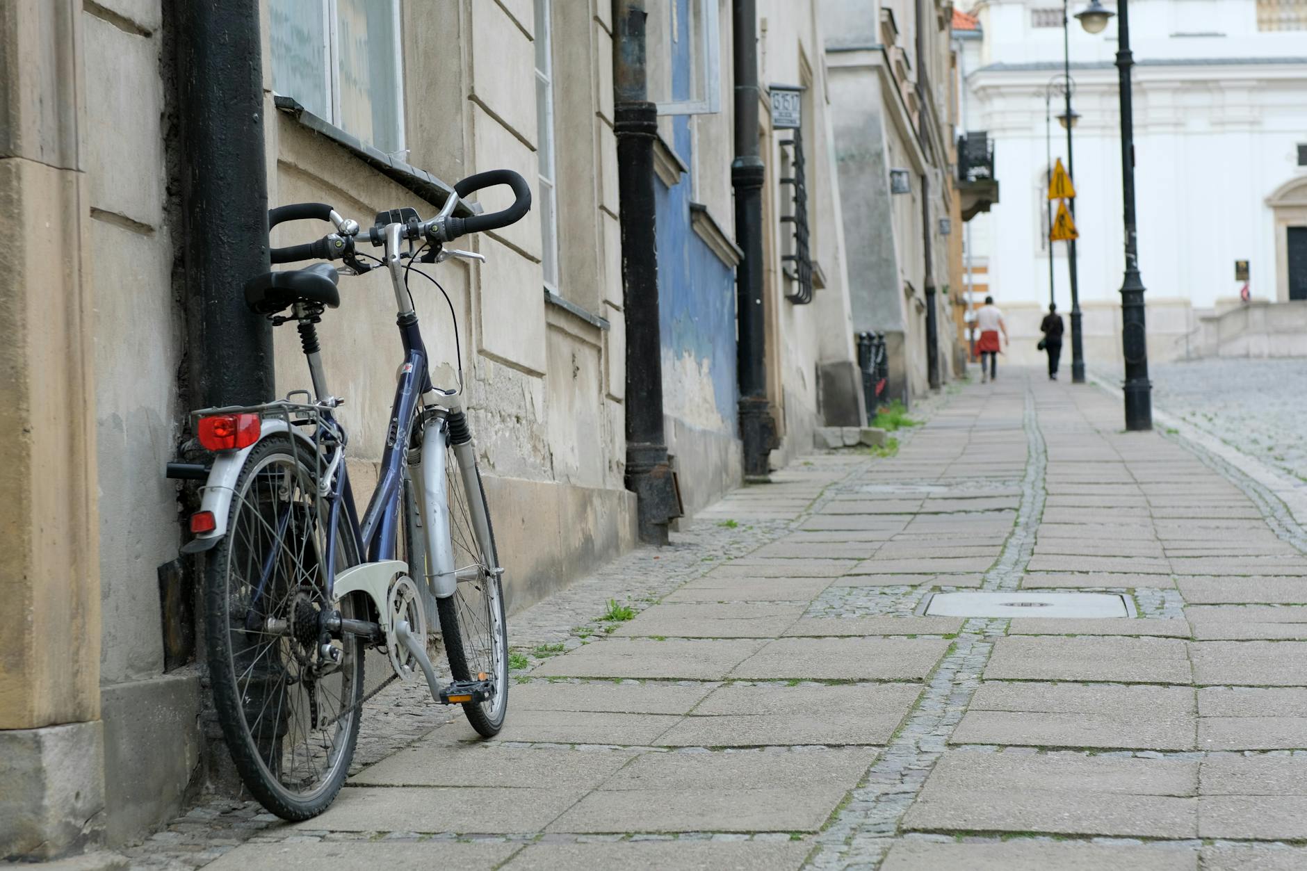 bicycle 6 minutes walk