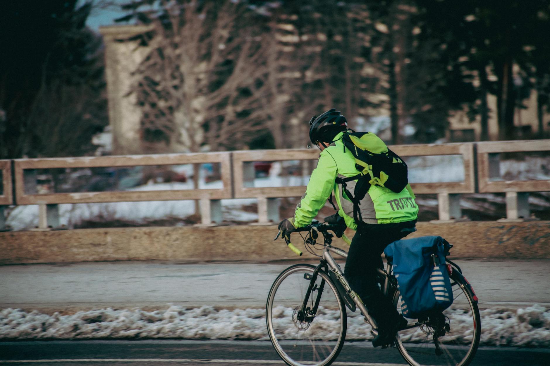 commuting by bicycle in winter