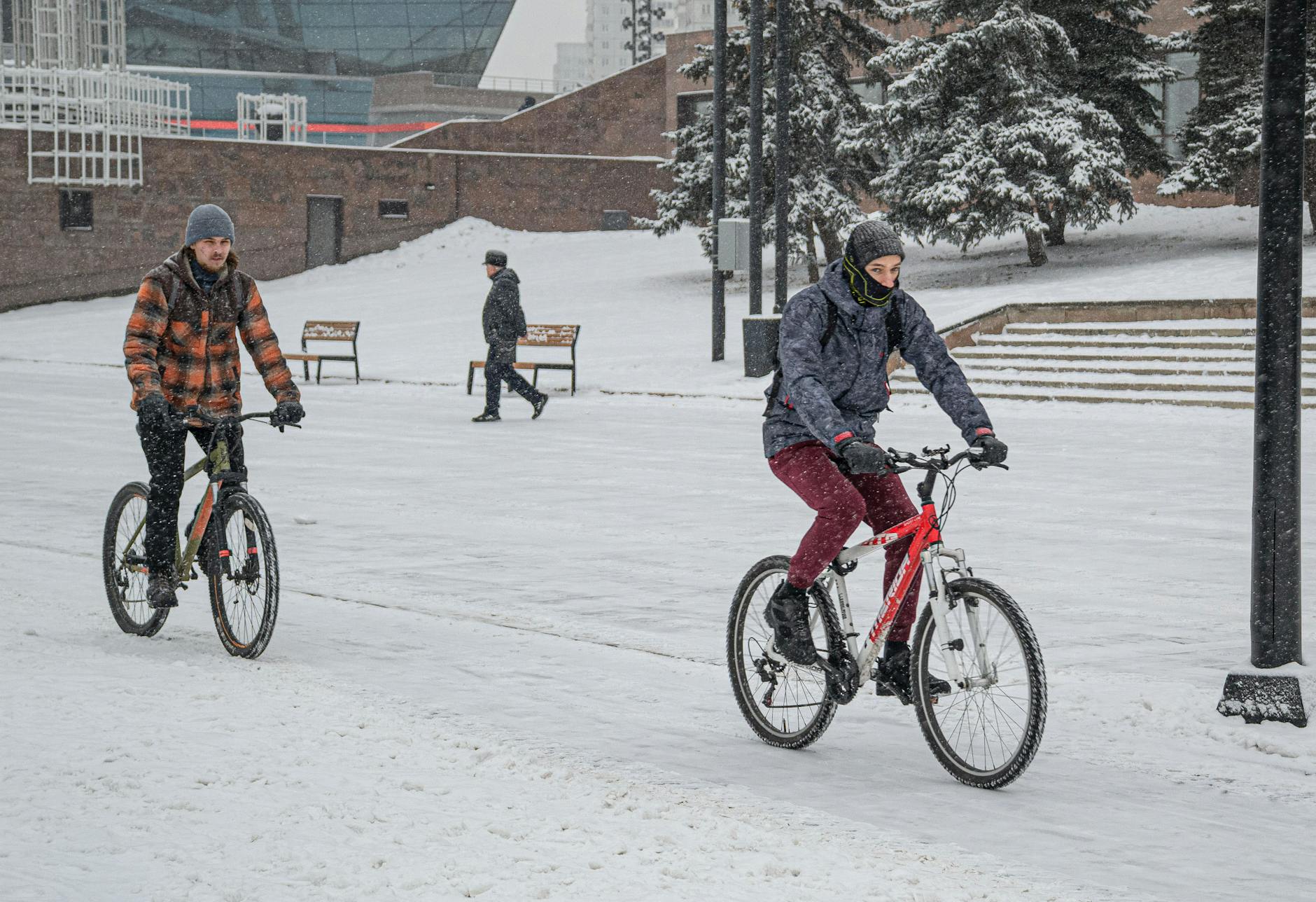 commuting by bicycle in winter